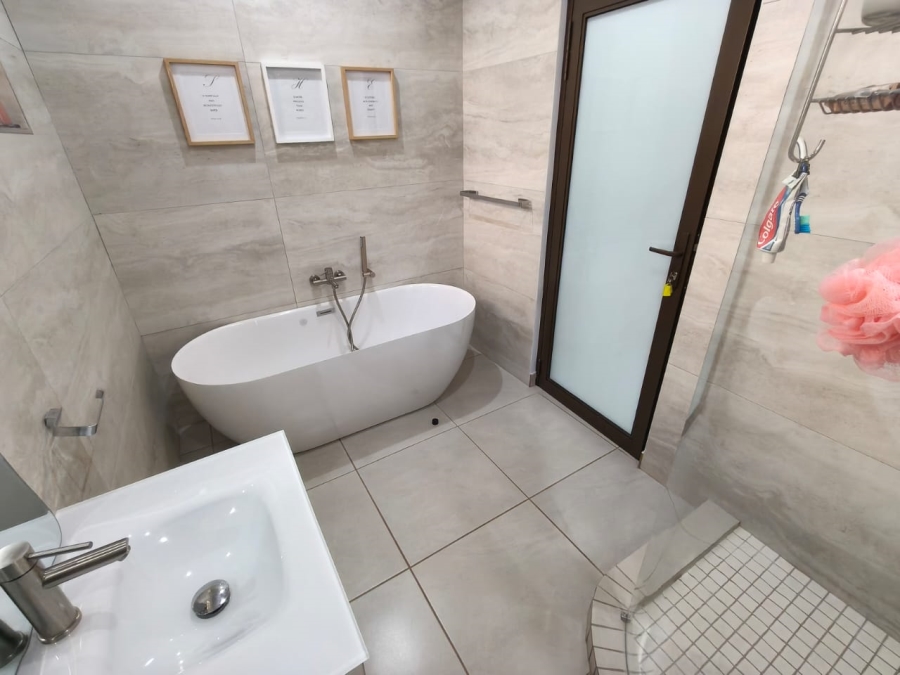 3 Bedroom Property for Sale in Safari Gardens North West